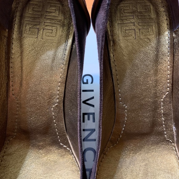 Authentic Givenchy Suede Pumps - Picture 9 of 10